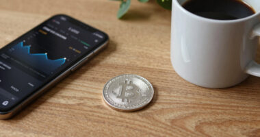 Bitcoin's Quiet Split: Strong In USD, Lagging In JPY As Yen Rises On Intervention Fears