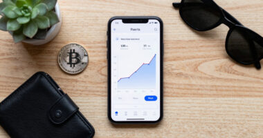 Nearly a Million Investors Lost a Total of $3.8 Billion on Trump Crypto Coin